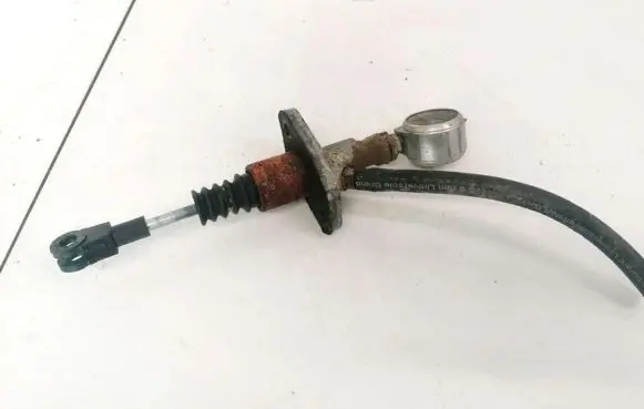 Opel Zafira B Clutch master cylinder 