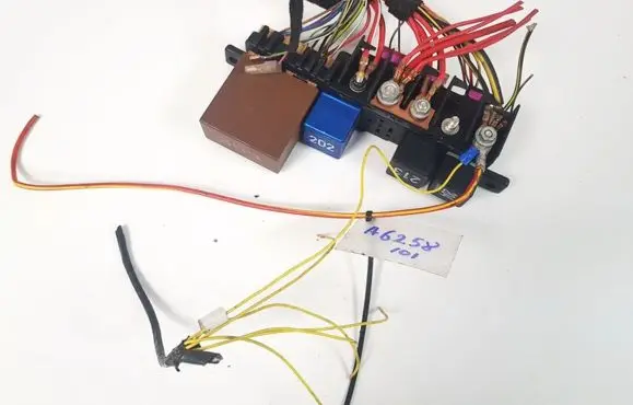 Opel Zafira B Fuse box set 8l0941822A