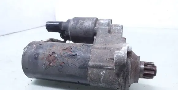 Volkswagen Touran I Starter motor 000112301