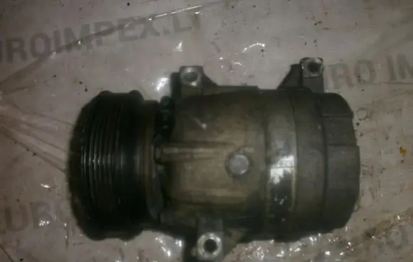 Renault Megane I Air conditioning (A/C) compressor (pump) 7700103536