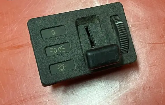 BMW 5 E28 Light switch 1375515