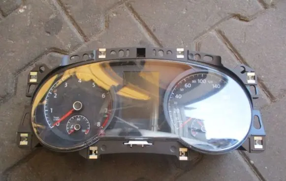 Volkswagen Golf VII Speedometer (instrument cluster) 517920750BB