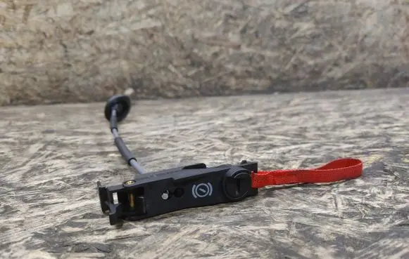 Jaguar XJL Gear shift cable linkage