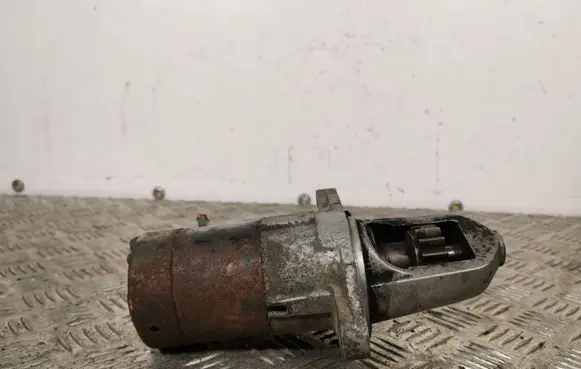 Nissan Primera Starter motor 233008H500