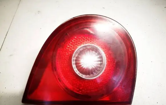 Tailgate rear/tail lights