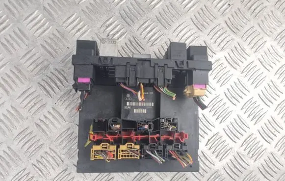 Volkswagen Golf V Comfort/convenience module 1K0937049