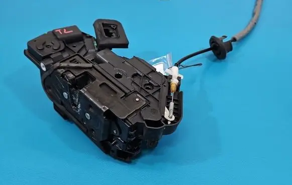 Skoda Superb B8 (3V) Rear door lock 5TA839015M IMPRK1607537