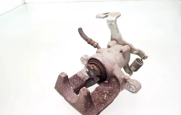 Toyota Auris 150 Rear brake caliper 0204L67276