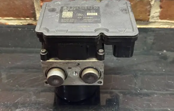 Mercedes-Benz C W204 ABS Pump A2044313812 10021203204