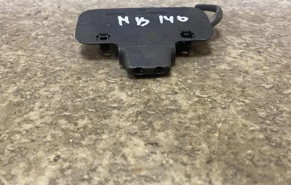 Windshield washer spray nozzle
