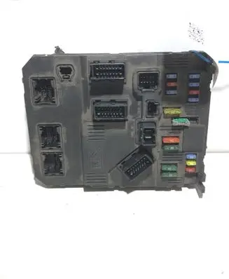Citroen C3 Fuse module 741711478