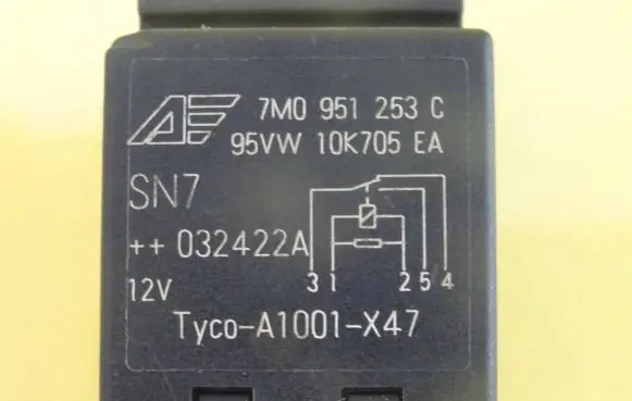 Volkswagen PASSAT B6 Other relay 7M0951253C 95VW10K705EA A1001X47