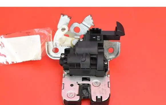 Skoda Superb B6 (3T) Tailgate/trunk/boot lock/catch/latch 8K9827505A