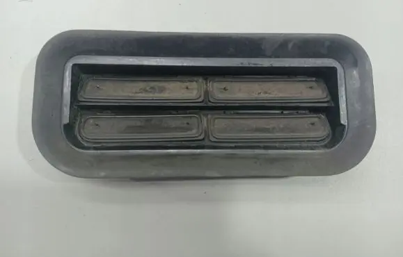 Volkswagen Phaeton Quarter panel pressure vent 3D0819465B