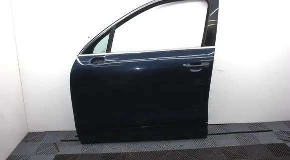 Porsche Cayenne (92A) Front door 7P0831311