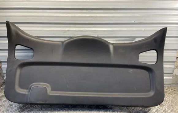 Tailgate trim