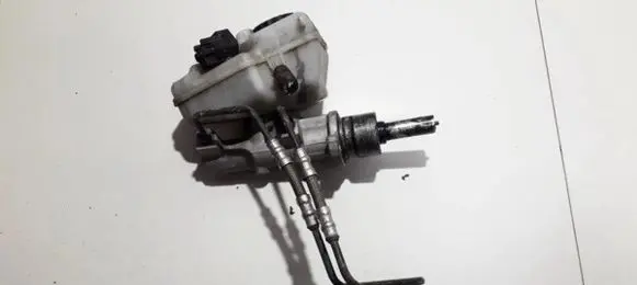 Ford Mondeo Mk III Master brake cylinder 2S712422AA 2S71-2422-AA