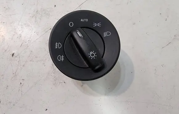 Skoda Octavia Mk2 (1Z) Light switch 1Z0941431J 1032 10009058