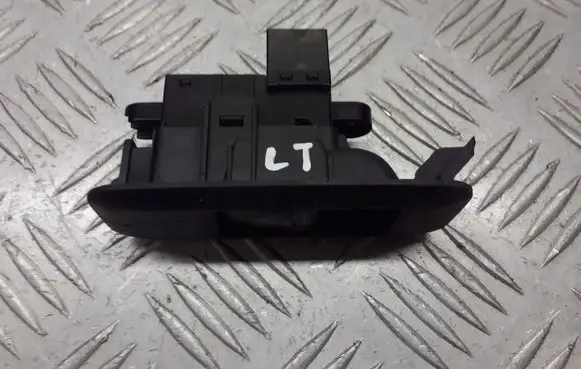 Nissan Primera Quarter vent window switch 25411AV600