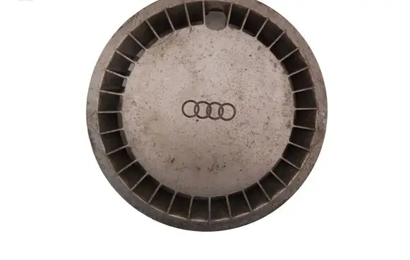 Audi 100 S4 C4 R14 wheel hub/cap/trim 811601147B 154940