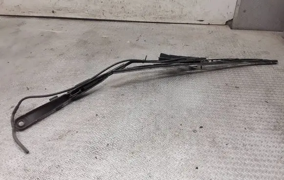 Iveco Daily 35.8 - 9 Windshield/front glass wiper blade 180005697B