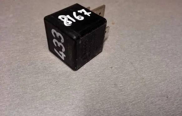 Volkswagen PASSAT B6 Other relay 3D0951253A V23136B59X418