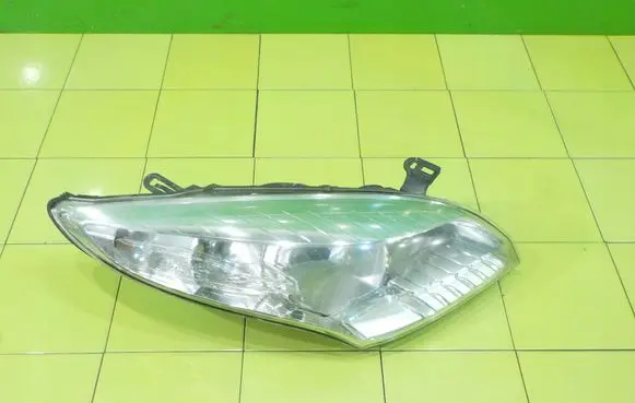 Renault Megane III Headlight/headlamp 260100018R