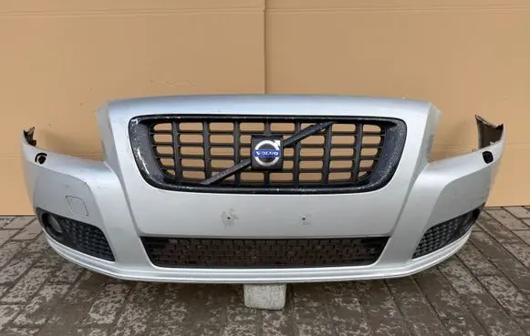 Volvo V70 Front bumper 30678623