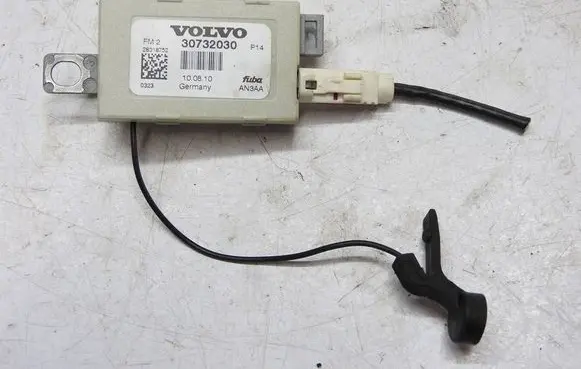 Volvo C30 Aerial antenna amplifier 30732030 28018752