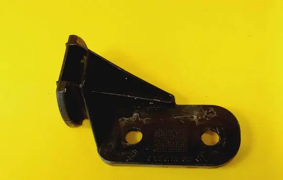 BMW 3 E36 Front bumper mounting bracket 81225771