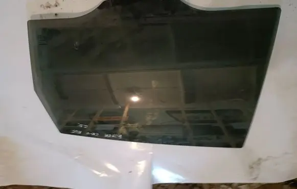Honda CR-V Rear door window glass E643R006723 DOT24M101AS3