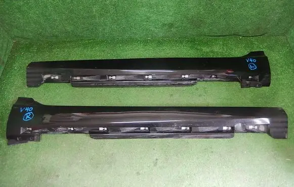 Volvo V40 Front sill trim cover
