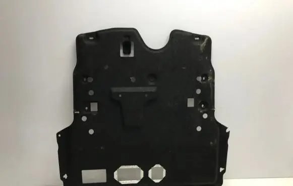 Opel Mokka B Engine splash shield/under tray 9824226480