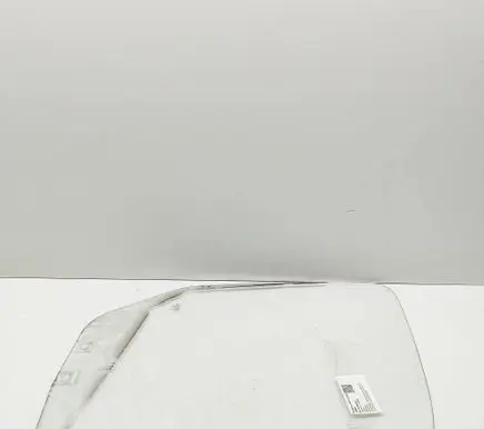 Mercedes-Benz Sprinter W906 Front door window glass four-door A9067250110