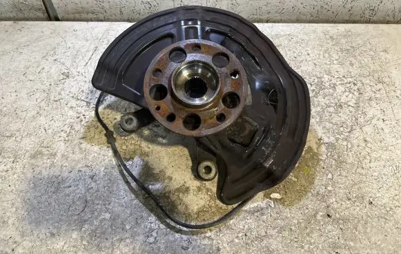 Mercedes-Benz A W176 Front wheel hub 