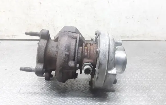 Volkswagen PASSAT B5 Turbo 028145702