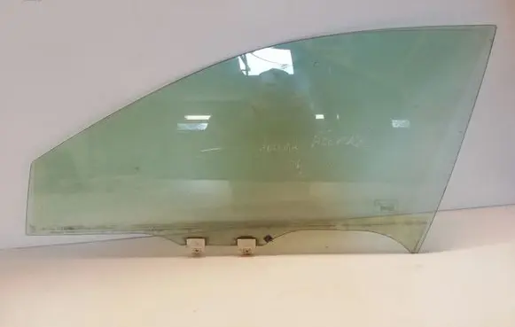 Honda Accord Front door window glass four-door 43R00034