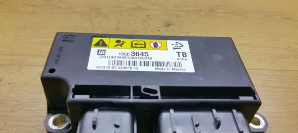 Opel Insignia A Airbag control unit/module 13503645