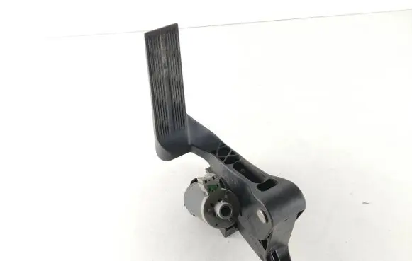 Chrysler Pacifica Accelerator throttle pedal