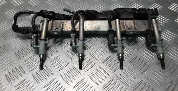 Toyota RAV 4 (XA50) Fuel injectors set 8945833041 2325025020 8212533180