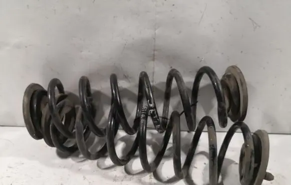 Volkswagen Jetta VI Rear coil spring