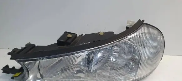 Ford Mondeo MK II Headlight/headlamp 0301098023