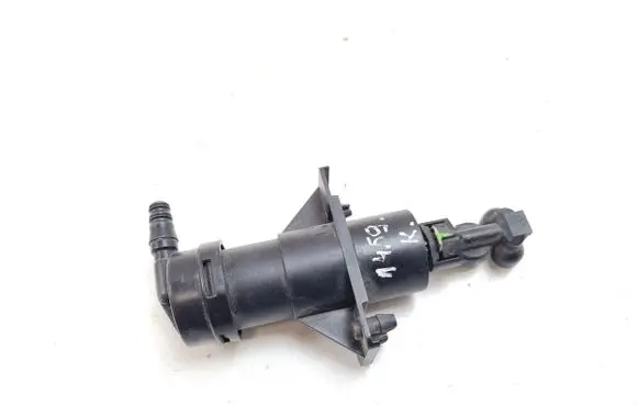 Chevrolet TrailBlazer Headlight washer spray nozzle