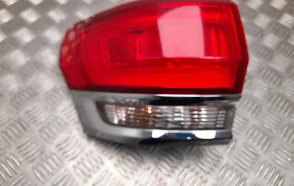 Jeep Grand Cherokee Rear/tail lights P68110001AE