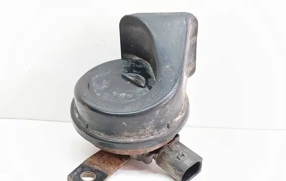 Volkswagen PASSAT B5.5 Horn signal 703881157