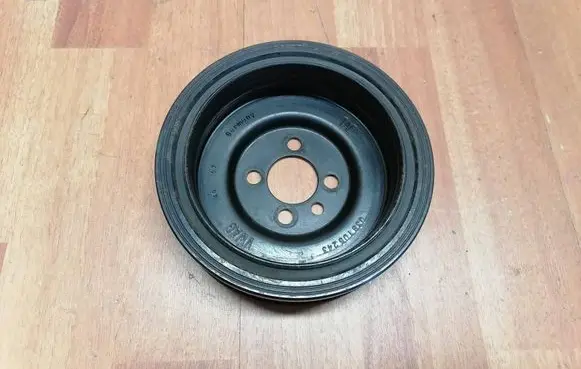Audi A4 S4 B7 8E 8H Crankshaft pulley 03G105243