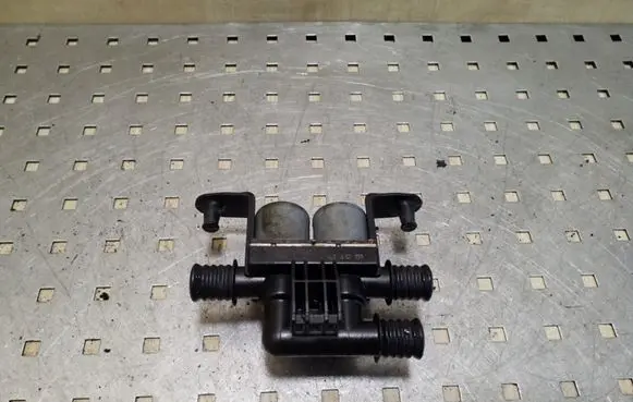BMW X5 E53 Coolant heater control valve 6411690665203
