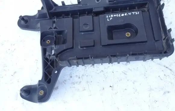 Volkswagen Scirocco Battery tray 1K0915333