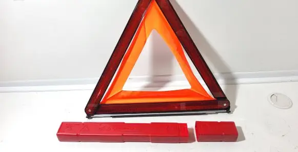 Audi A3 S3 8P Emergency warning sign 7L0860251