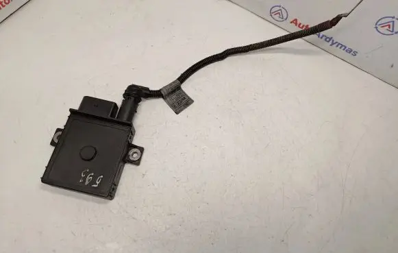 BMW X3 E83 Glow plug pre-heat relay GSE102 12217801201